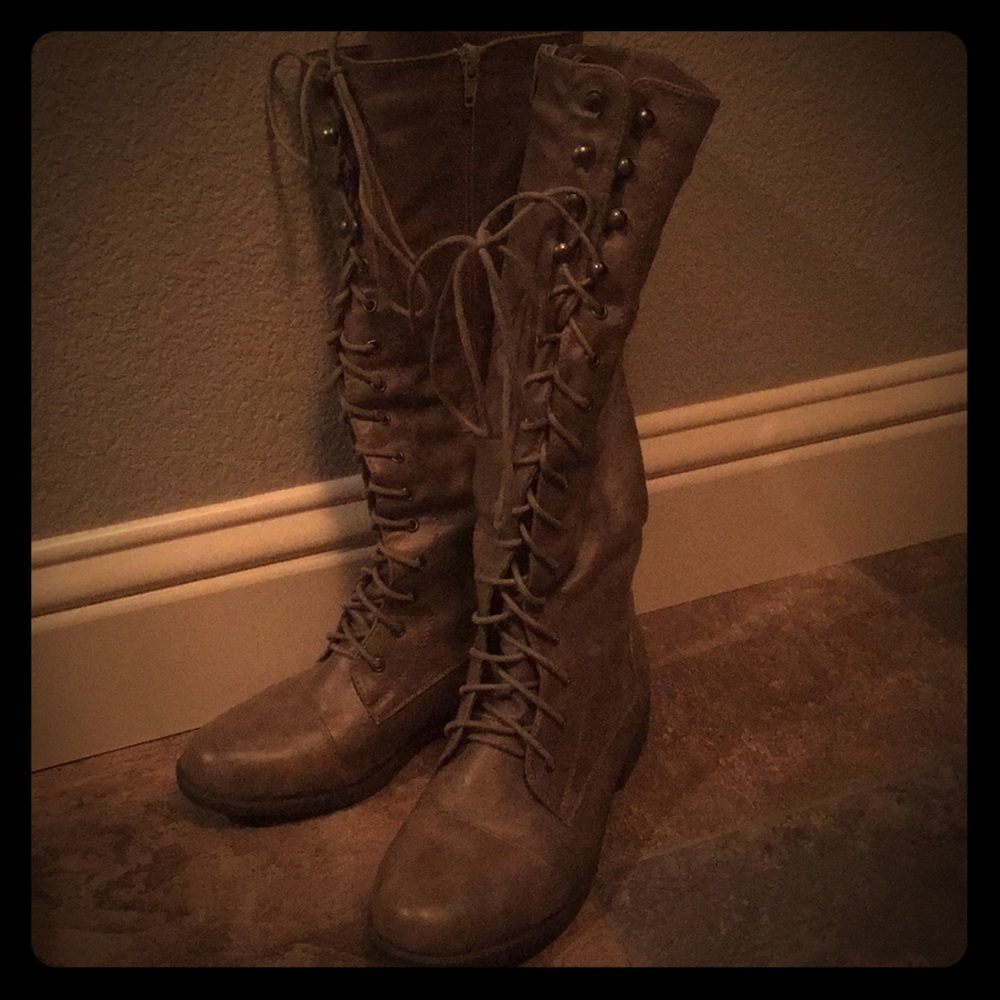 Talk lace up boots